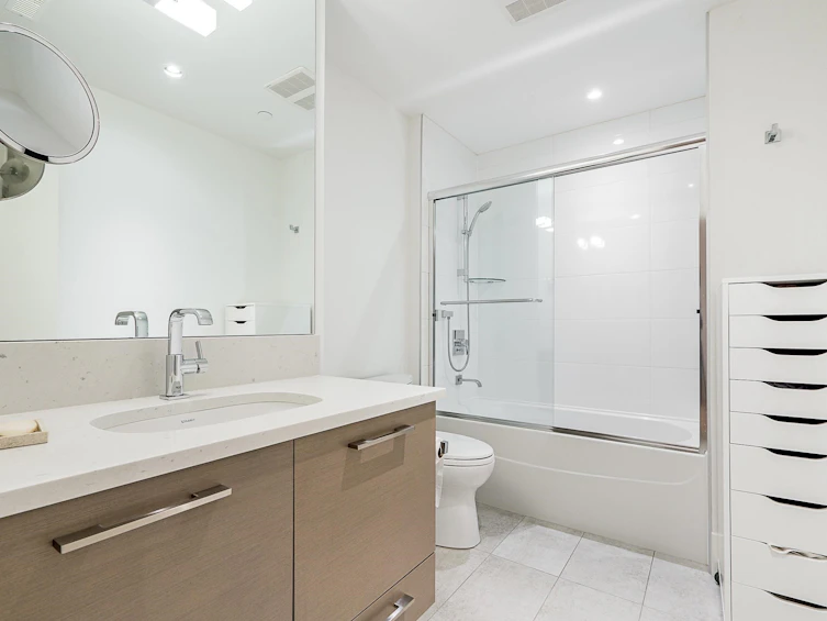 4062 Virginia Crescent, North Vancouver, BC, V7R 3Z1 - 35