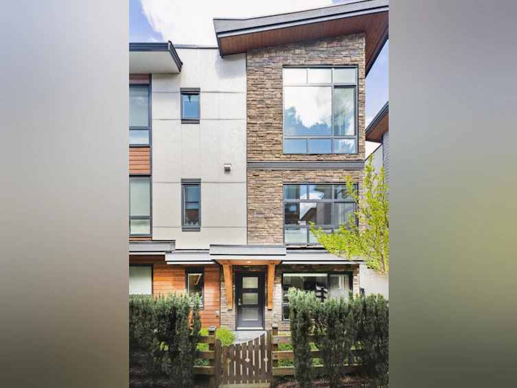 195-16488 64, Surrey, BC, V3S 6X6