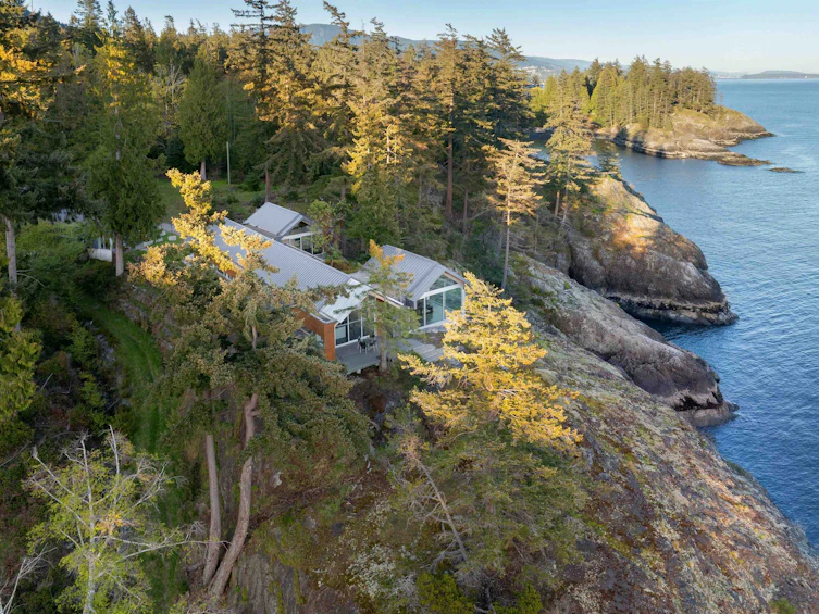 931 Ocean Park Lane, Bowen Island, BC, V0N 1G2