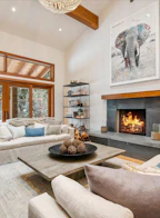 8171 Meadow Lane