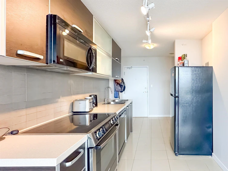 901-13688 100, Surrey, BC, V2Z 2B1 - 17