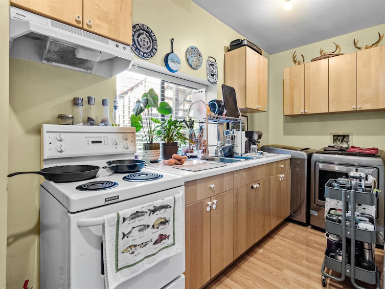 3576 W 17th Avenue, Vancouver, BC, V6S 1A1 - 13