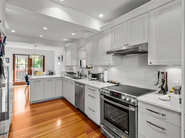 3576 W 17th Avenue, Vancouver, BC, V6S 1A1 - 6