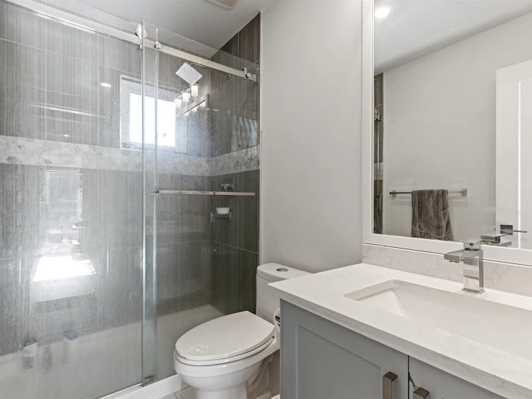 2816 Clearbrook Road, Abbotsford, BC, V2T 2Z4 - 18