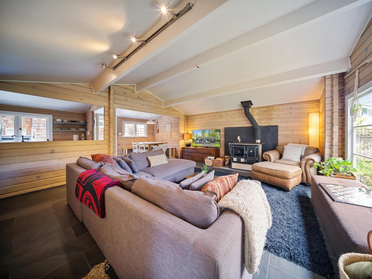 1022 Miller Road, Bowen Island, BC, V0N 1G1 - 10