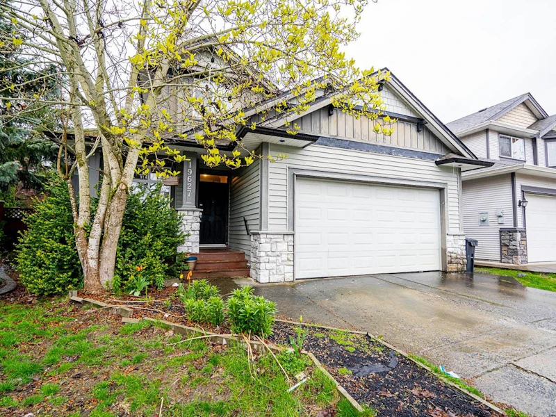 19627 73b Avenue, Langley BC V2Y 3C4