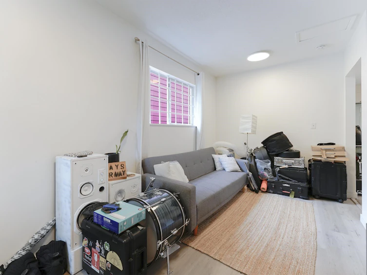 2087 E Pender Street, Vancouver, BC, V5L 1X1 - 5