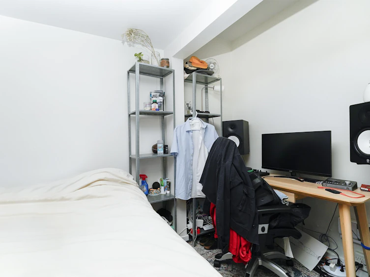 2087 E Pender Street, Vancouver, BC, V5L 1X1 - 10