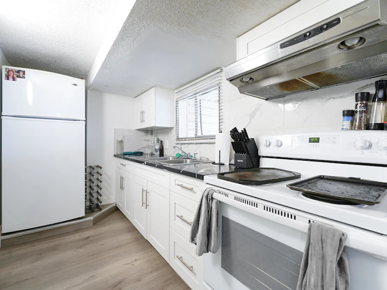 2087 E Pender Street, Vancouver, BC, V5L 1X1 - 13