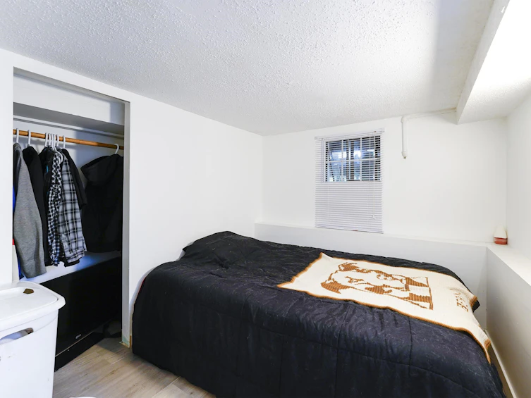 2087 E Pender Street, Vancouver, BC, V5L 1X1 - 17
