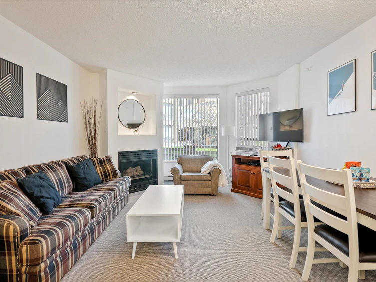 220-4809 Spearhead Drive, Whistler, BC, V0N 1B4 - 3