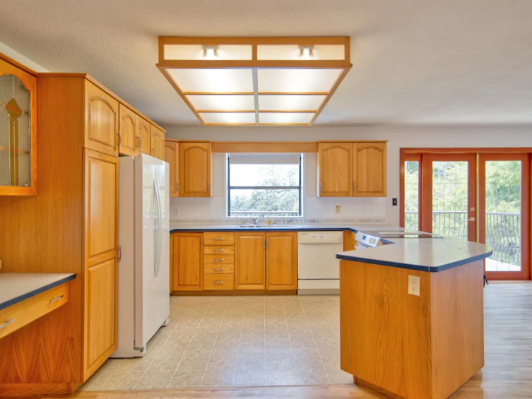 5237 Chartwell Road, Sechelt, BC, V0N 3A2 - 5