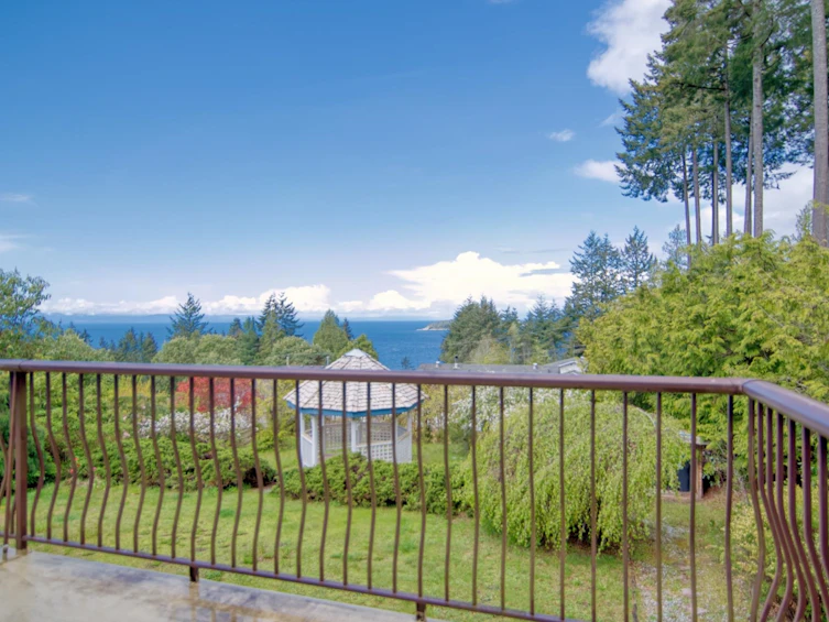 5237 Chartwell Road, Sechelt, BC, V0N 3A2