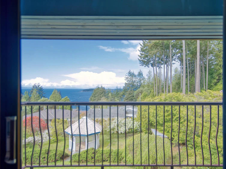 5237 Chartwell Road, Sechelt, BC, V0N 3A2 - 3