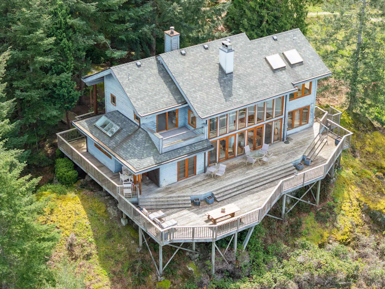 520 Smugglers Cove Road, Bowen Island, BC, V0N 1G1 - 2