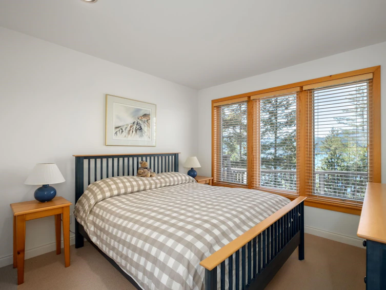 520 Smugglers Cove Road, Bowen Island, BC, V0N 1G1 - 24