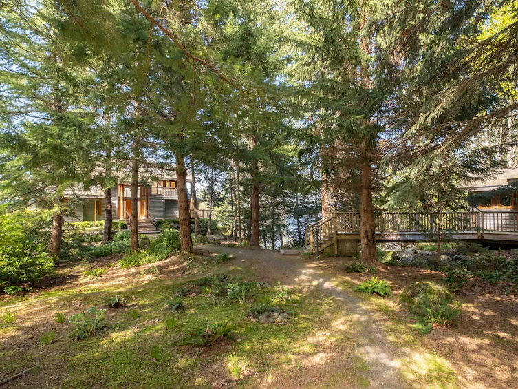 520 Smugglers Cove Road, Bowen Island, BC, V0N 1G1 - 36