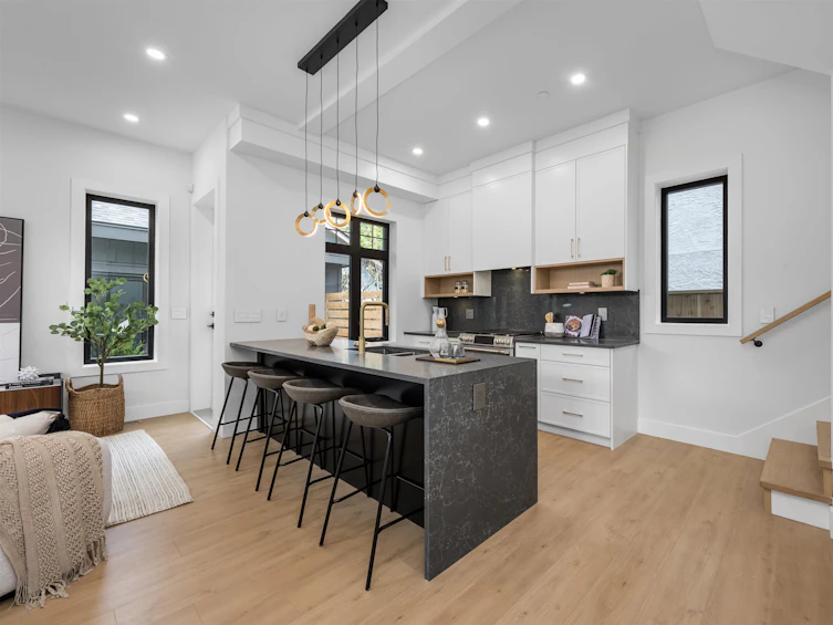 1006 East 15 Avenue, Vancouver, BC, V5T 4B1 - 7