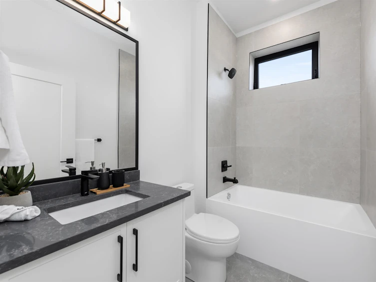 1006 East 15 Avenue, Vancouver, BC, V5T 4B1 - 25