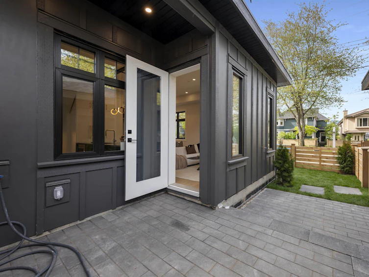 1006 East 15 Avenue, Vancouver, BC, V5T 4B1 - 29