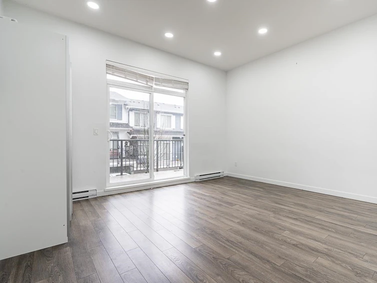 25-15268 28, Surrey, BC, V4P 0E8 - 3