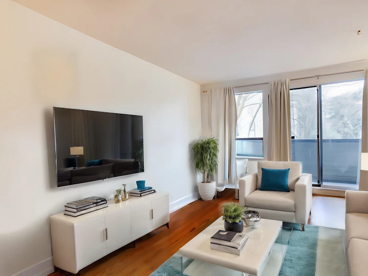 207-853 E 7th Avenue, Vancouver, BC, V5T 1P4