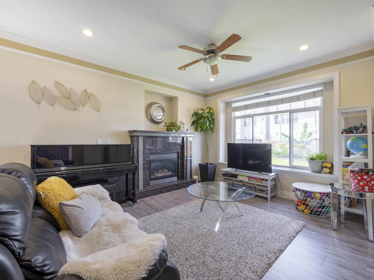 7522 1st Street, Burnaby, BC, V3N 3T2 - 4