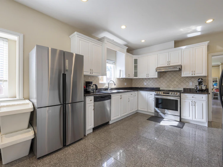 7522 1st Street, Burnaby, BC, V3N 3T2 - 9