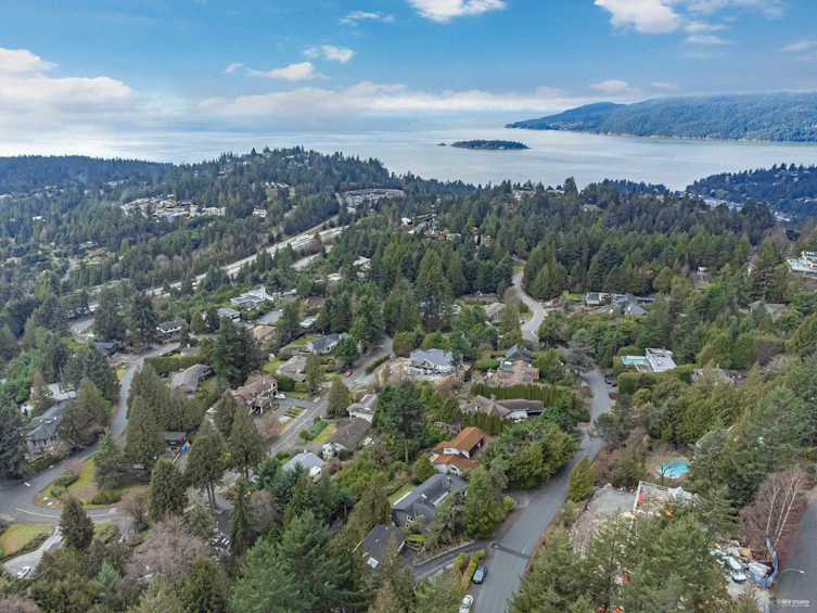 4626 Woodgreen Drive, West Vancouver, BC, V7S 2V2 - 39