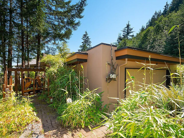 941 Valhalla Place, Bowen Island, BC, V0N 1G1 - 2