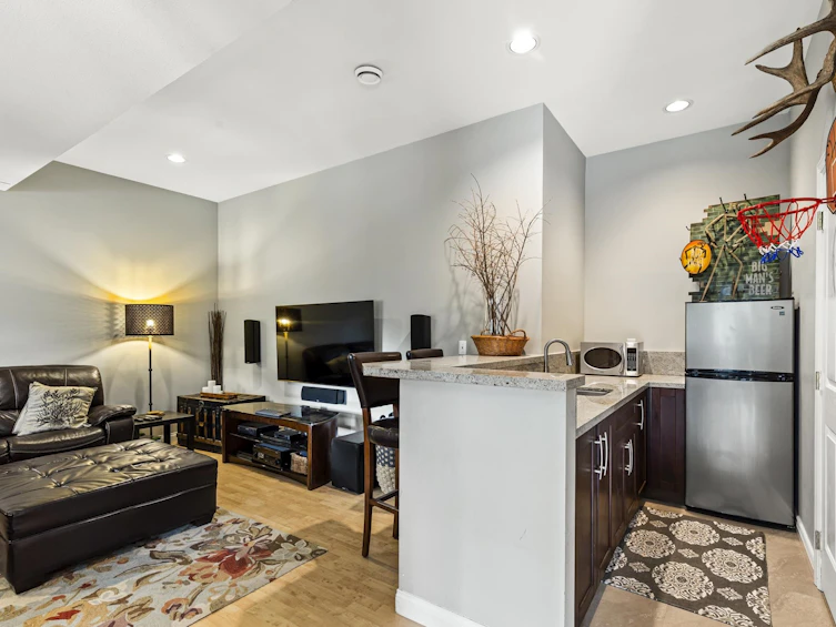 8017 Aves Terrace, Mission, BC, V2V 4H9 - 35