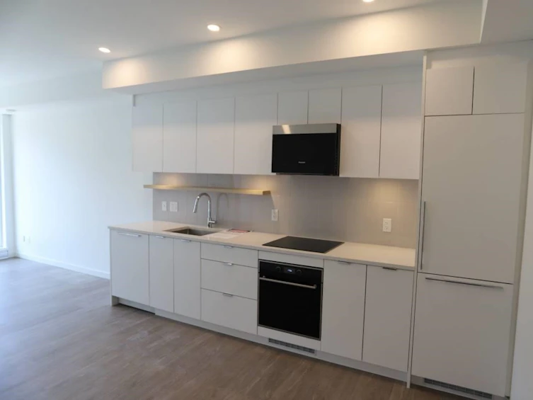 201,203-37765 Third Avenue, Squamish, BC, V8B 1C3 - 3