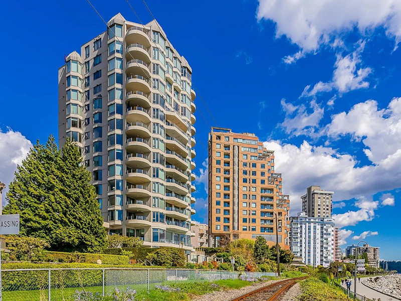 M1 - 2280 Bellevue Avenue, West Vancouver BC V7V 1C6