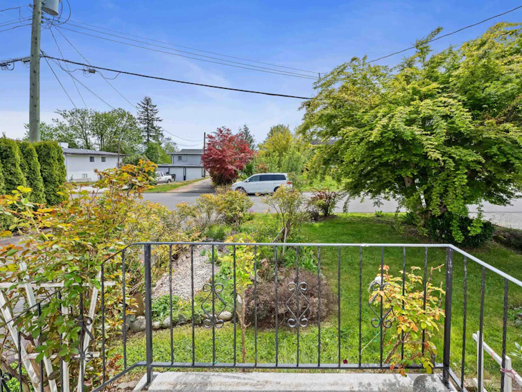 33351 Whidden Avenue, Mission, BC, V2V 4Z6 - 33