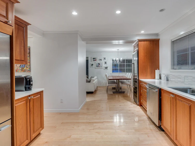 6431 Rosebery Avenue, West Vancouver, BC, V7W 2C5 - 6