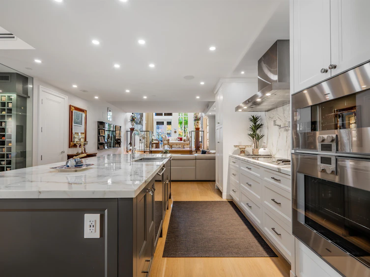 1258 Richards Street, Vancouver, BC, V6B 1S2 - 8