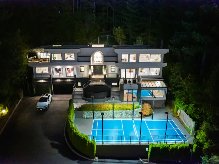 4556 Woodgreen Drive, West Vancouver, BC, V7S 2V2 - 2