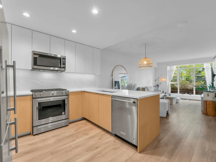 103-8940 University Crescent, Burnaby, BC, V5A 4Y8 - 2