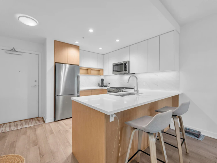 103-8940 University Crescent, Burnaby, BC, V5A 4Y8 - 4
