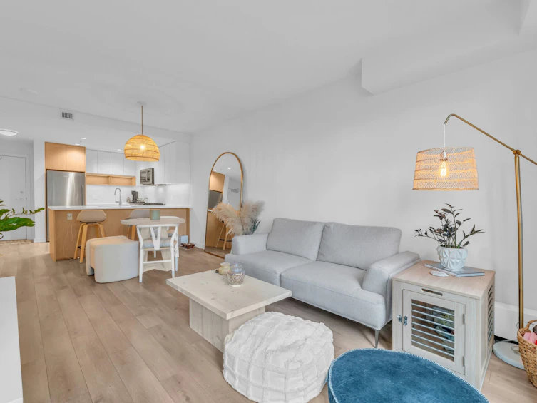 103-8940 University Crescent, Burnaby, BC, V5A 4Y8 - 8