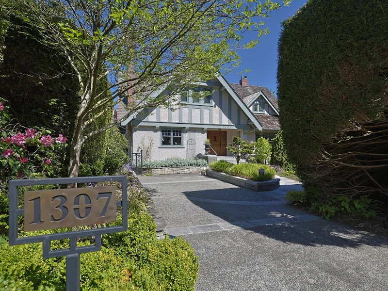 1307 W 33rd Avenue, Vancouver BC V6M 1A6