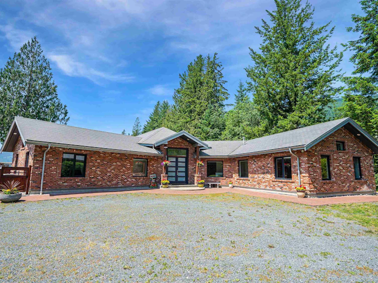 1185 Columbia Valley Road, Columbia Valley, BC, V2R 4X6