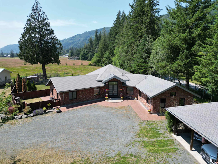 1185 Columbia Valley Road, Columbia Valley, BC, V2R 4X6 - 2