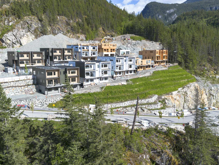 1-1050 Finch Drive, Squamish, BC - 9