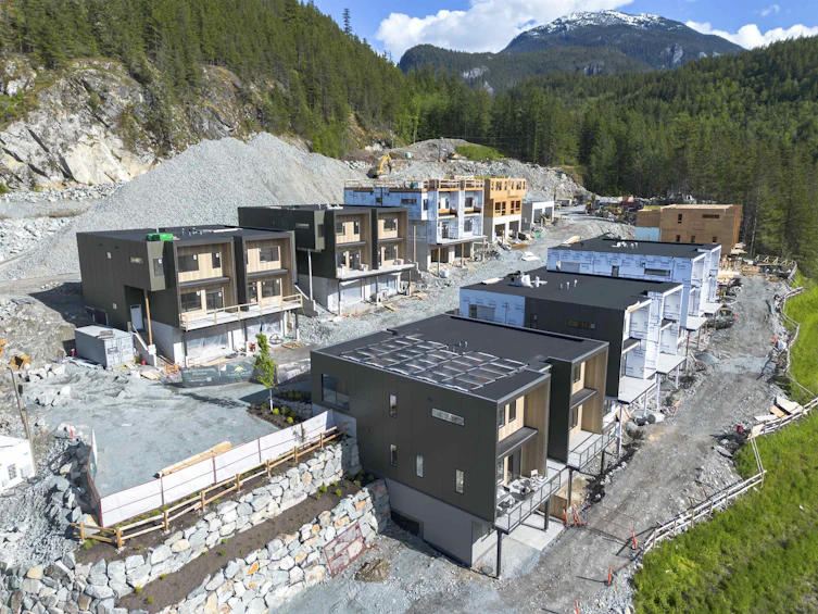 1-1050 Finch Drive, Squamish, BC - 12