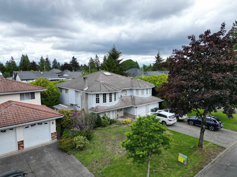 15561 91a Avenue, Surrey BC V3R 9X1