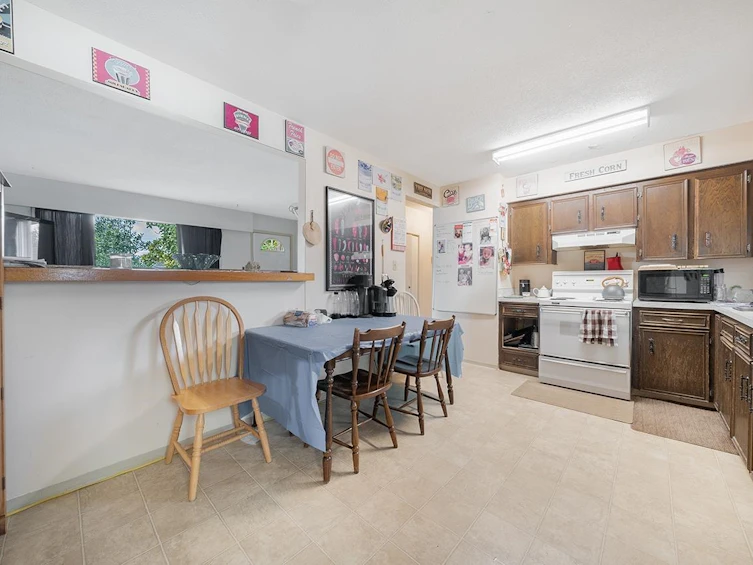 11676 210 Street, Maple Ridge, BC, V2X 4Y1 - 6