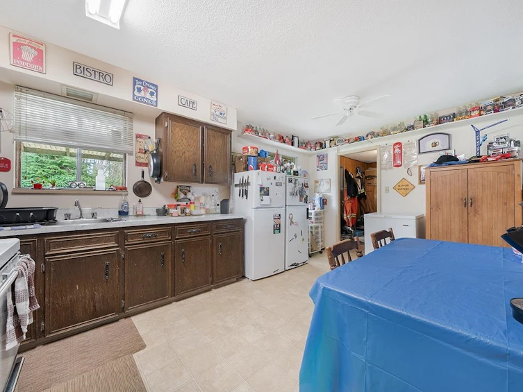 11676 210 Street, Maple Ridge, BC, V2X 4Y1 - 9