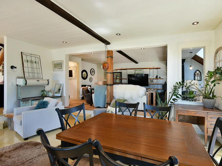 5527 Sans Souci Road, Halfmoon Bay, BC, V7Z 1B6 - 9