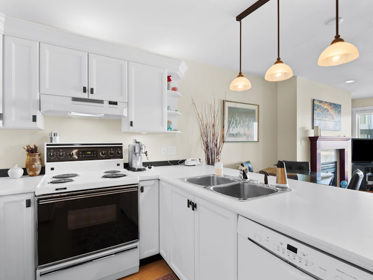 310-378 Esplanade Avenue, Harrison Hot Springs, BC, V0M 1A3 - 6